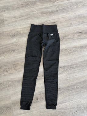 Gymshark Black Seamless High-Waist Leggings with Subtle Logo